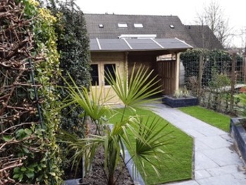 Kunstgras met looppad in Houten