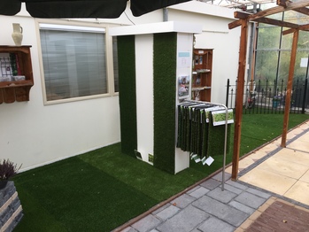 Kunstgras met looppad in Houten