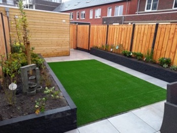 Onderhoudsarme achtertuin in Rijnvliet, Utrecht